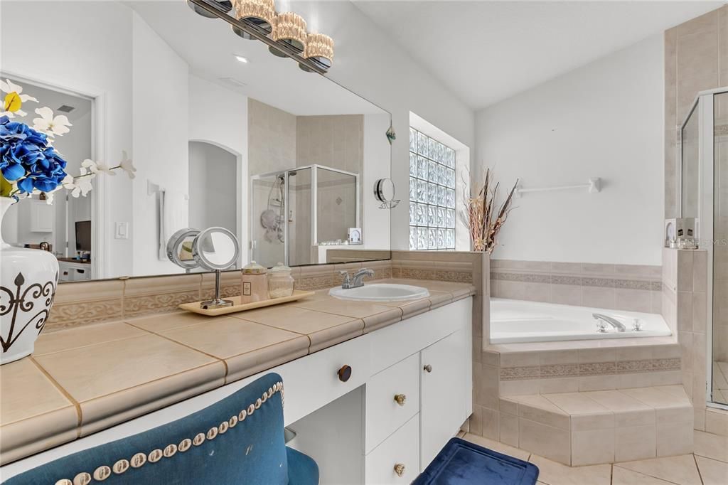 Active With Contract: $335,000 (3 beds, 2 baths, 1785 Square Feet)