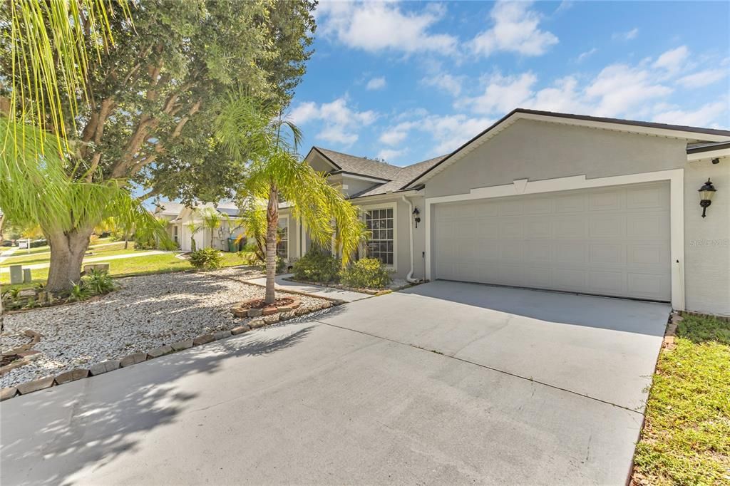 Active With Contract: $335,000 (3 beds, 2 baths, 1785 Square Feet)