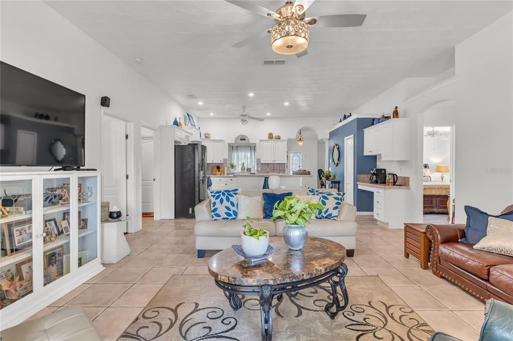 Active With Contract: $335,000 (3 beds, 2 baths, 1785 Square Feet)