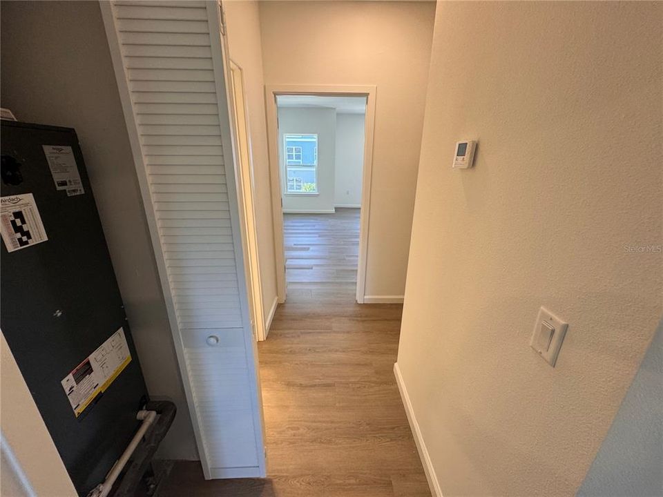 For Sale: $400,000 (3 beds, 2 baths, 1687 Square Feet)