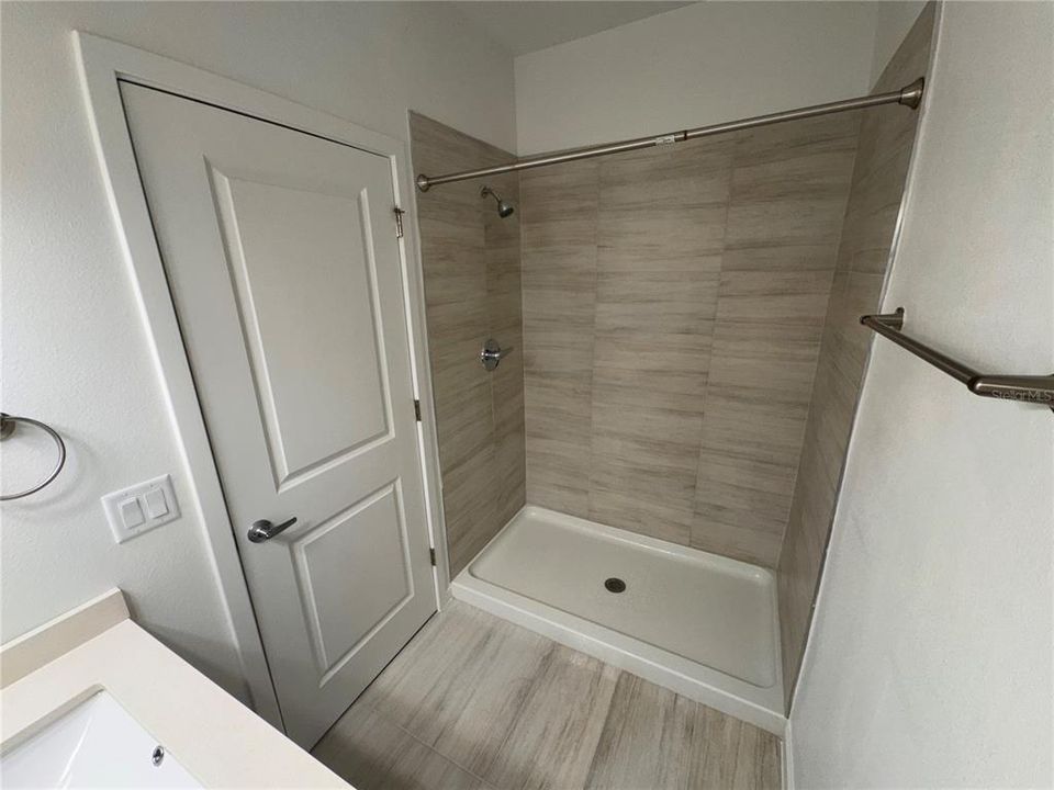 For Sale: $400,000 (3 beds, 2 baths, 1687 Square Feet)