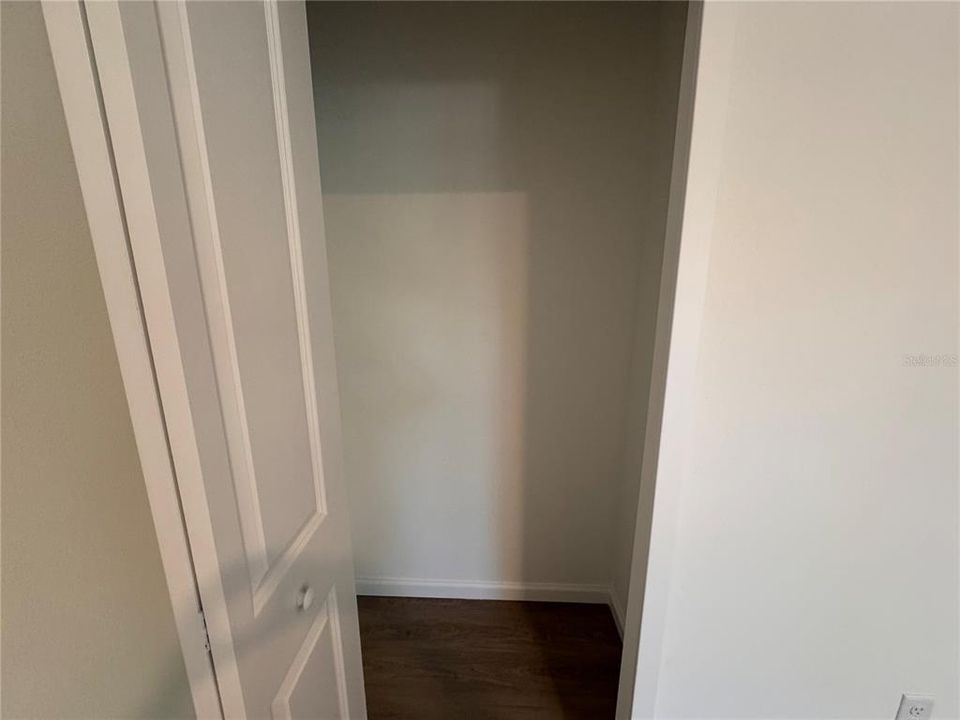 For Sale: $400,000 (3 beds, 2 baths, 1687 Square Feet)