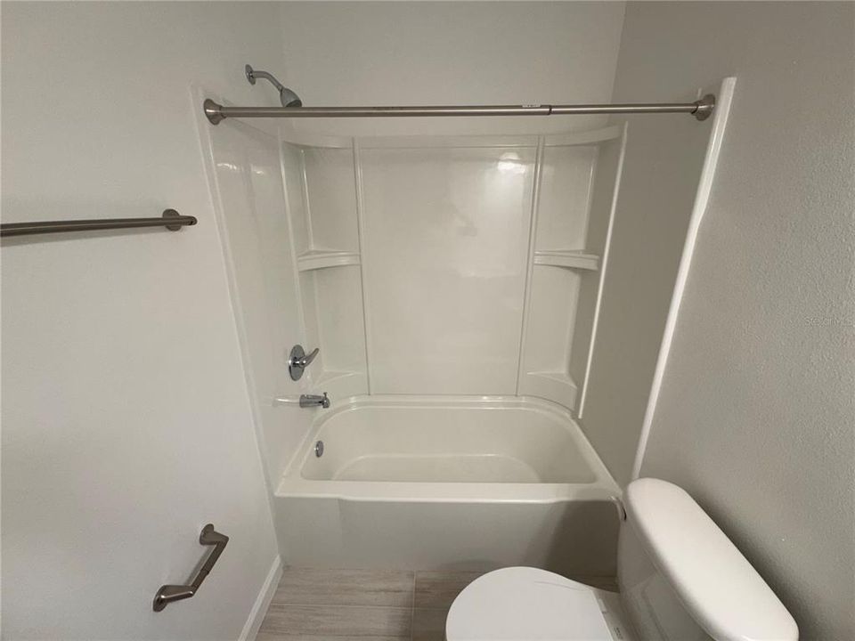 For Sale: $400,000 (3 beds, 2 baths, 1687 Square Feet)