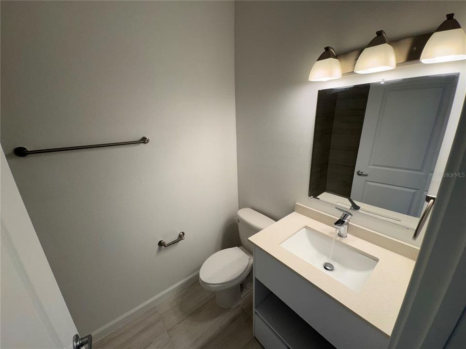 For Sale: $400,000 (3 beds, 2 baths, 1687 Square Feet)