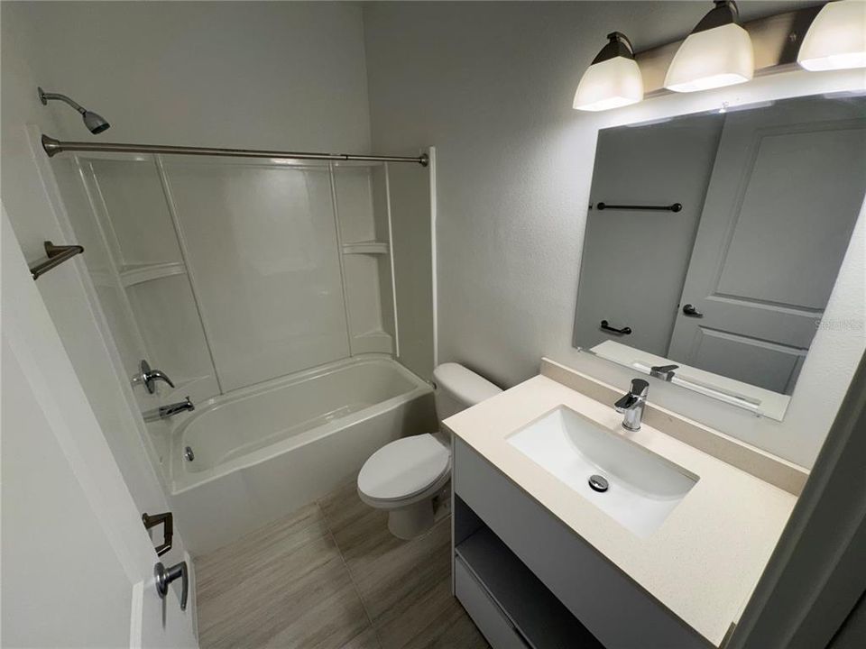 For Sale: $400,000 (3 beds, 2 baths, 1687 Square Feet)