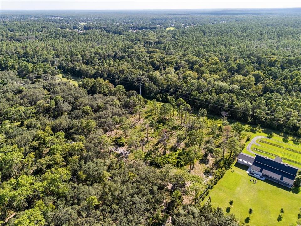 En Venta: $1,999,000 (5.68 acres)