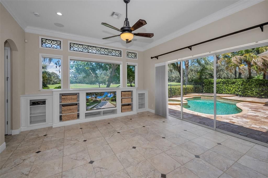 Activo con contrato: $925,000 (5 camas, 4 baños, 3948 Pies cuadrados)