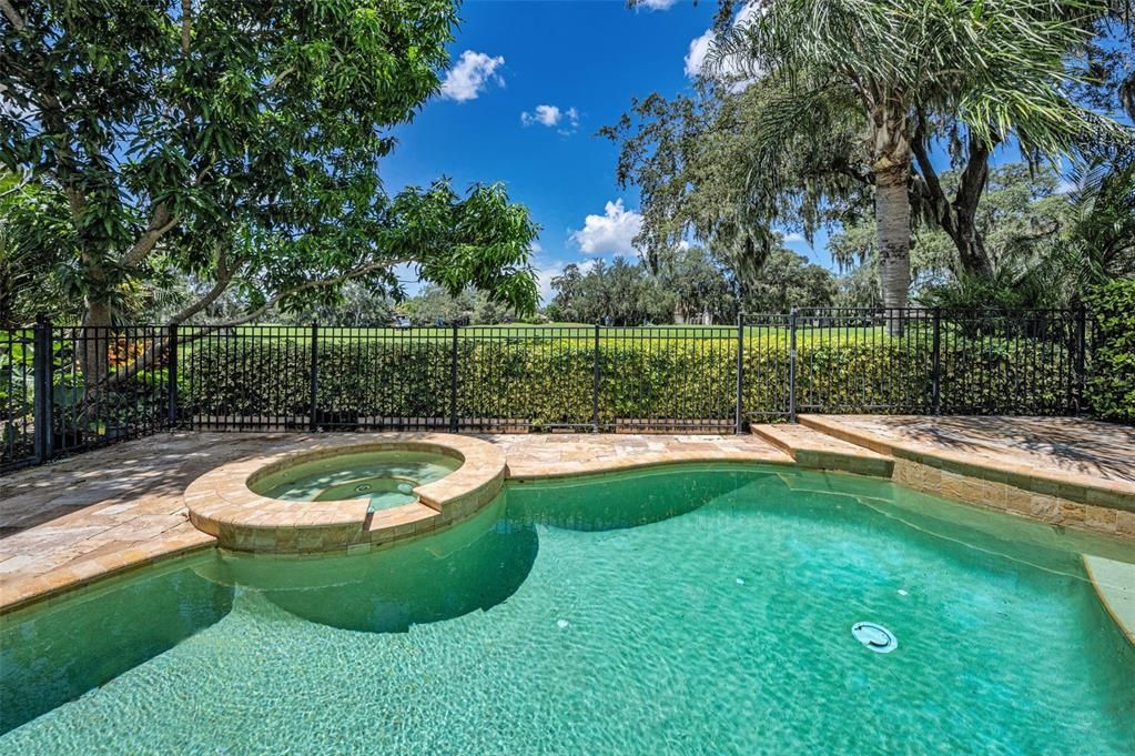 Activo con contrato: $925,000 (5 camas, 4 baños, 3948 Pies cuadrados)