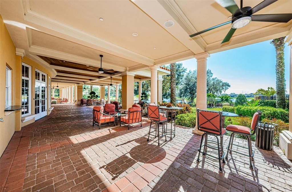 Activo con contrato: $925,000 (5 camas, 4 baños, 3948 Pies cuadrados)