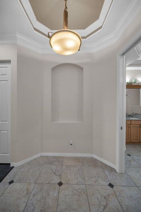 Activo con contrato: $925,000 (5 camas, 4 baños, 3948 Pies cuadrados)