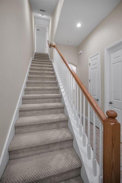 Activo con contrato: $925,000 (5 camas, 4 baños, 3948 Pies cuadrados)