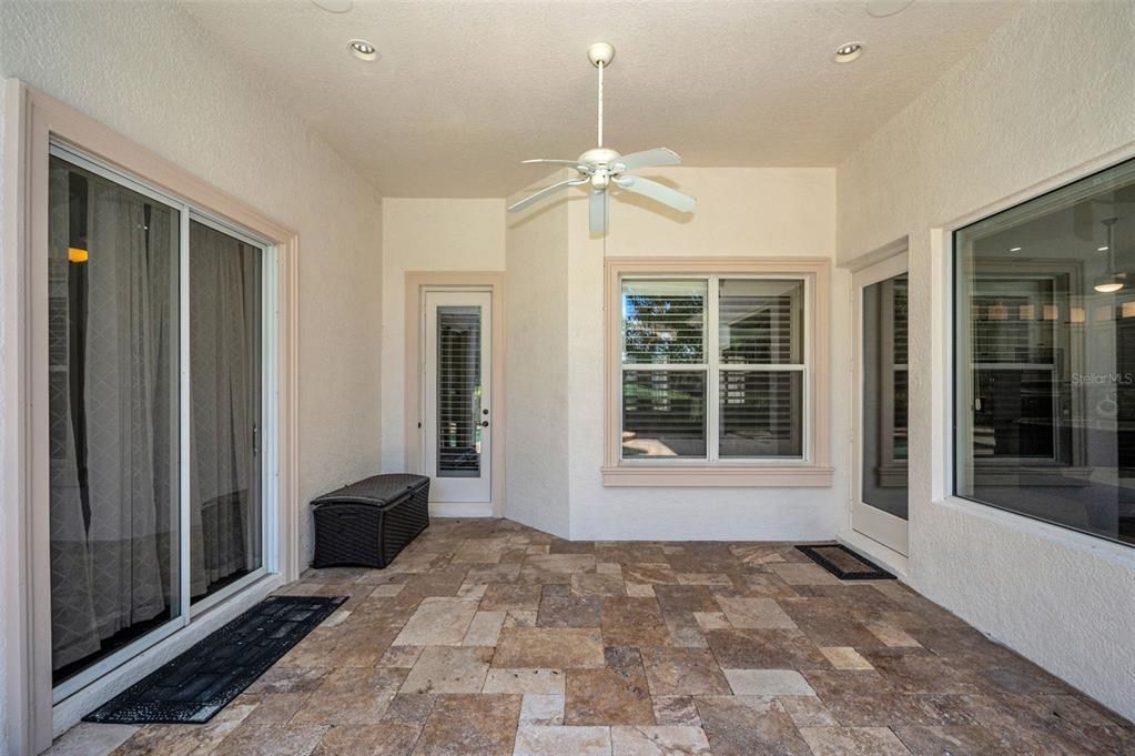 Activo con contrato: $925,000 (5 camas, 4 baños, 3948 Pies cuadrados)