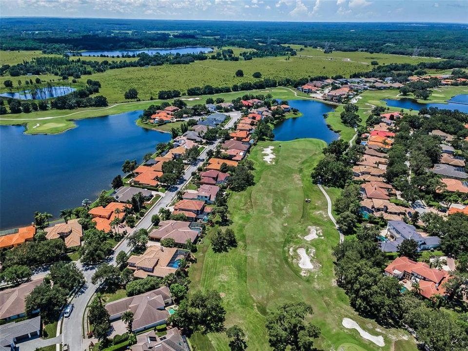 Activo con contrato: $925,000 (5 camas, 4 baños, 3948 Pies cuadrados)