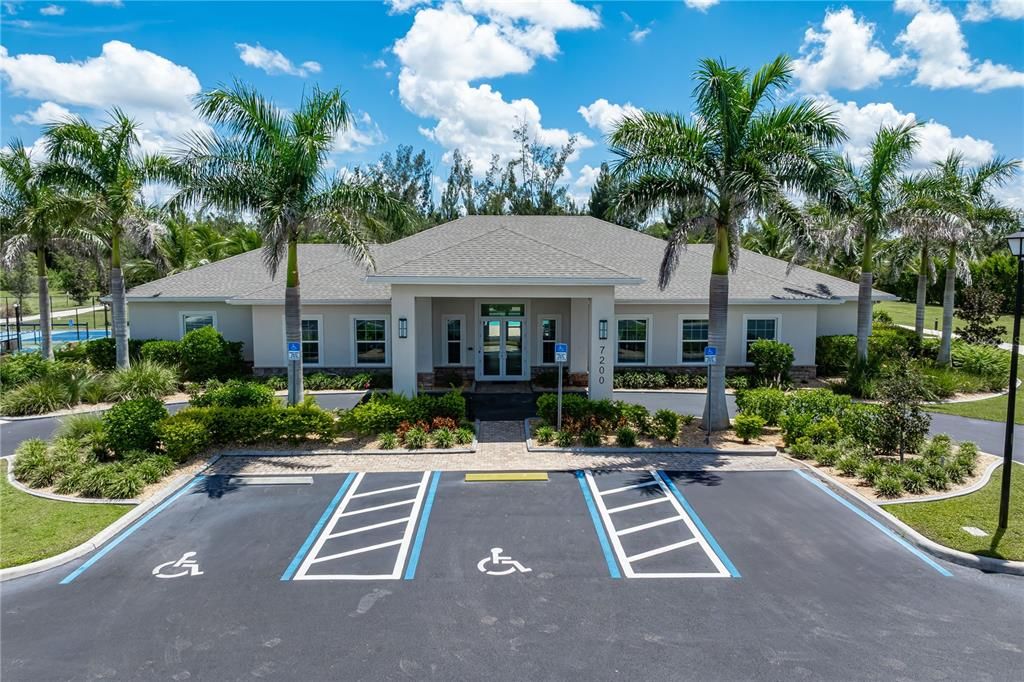 Active With Contract: $355,000 (4 beds, 2 baths, 1846 Square Feet)