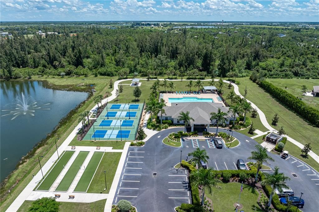 Active With Contract: $355,000 (4 beds, 2 baths, 1846 Square Feet)