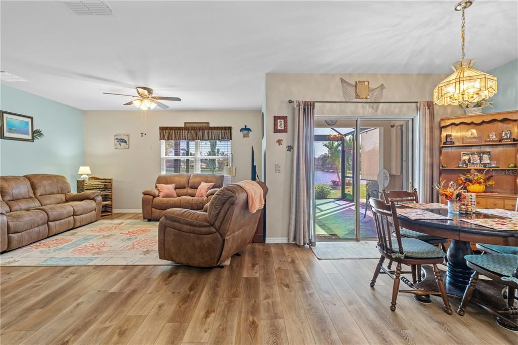 Active With Contract: $355,000 (4 beds, 2 baths, 1846 Square Feet)