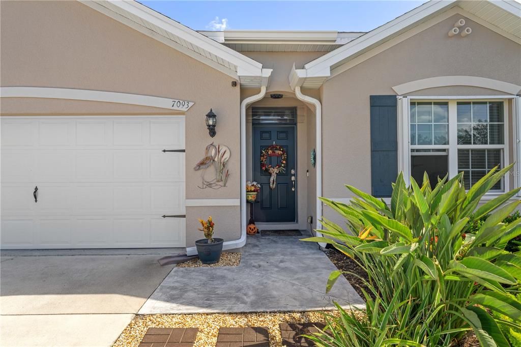 Active With Contract: $355,000 (4 beds, 2 baths, 1846 Square Feet)