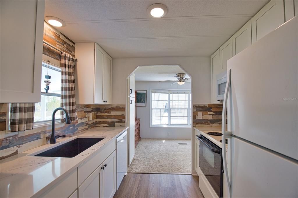 Activo con contrato: $155,000 (2 camas, 2 baños, 1196 Pies cuadrados)