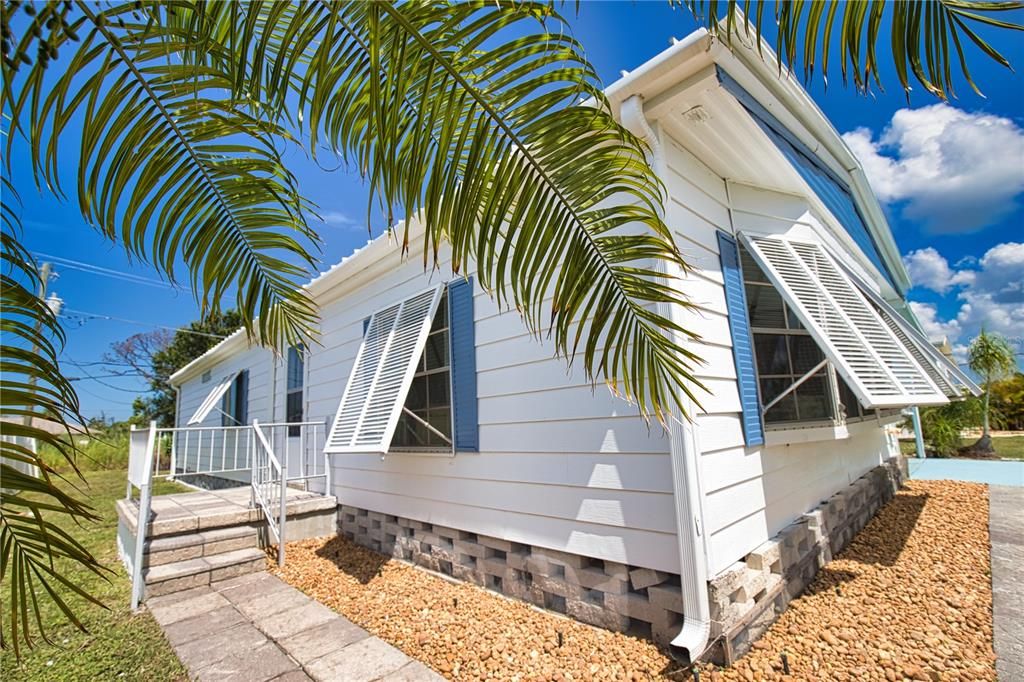 Activo con contrato: $155,000 (2 camas, 2 baños, 1196 Pies cuadrados)