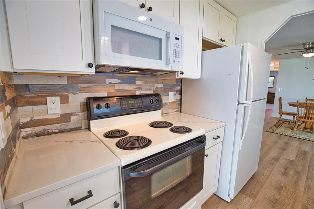 Activo con contrato: $155,000 (2 camas, 2 baños, 1196 Pies cuadrados)