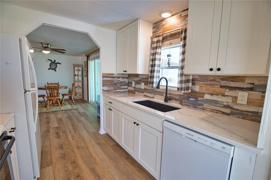 Activo con contrato: $155,000 (2 camas, 2 baños, 1196 Pies cuadrados)