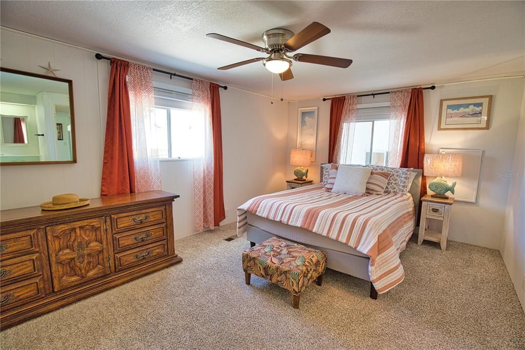 Activo con contrato: $155,000 (2 camas, 2 baños, 1196 Pies cuadrados)