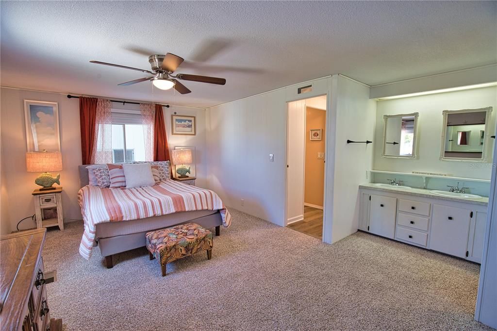 Activo con contrato: $155,000 (2 camas, 2 baños, 1196 Pies cuadrados)