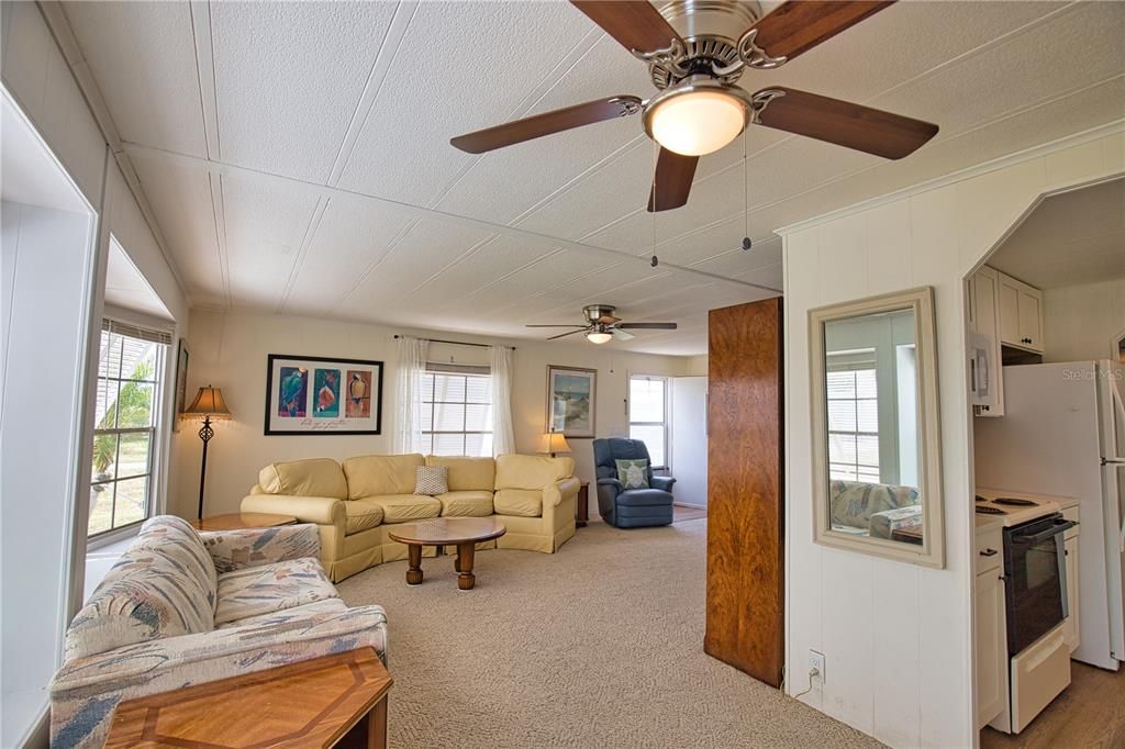 Activo con contrato: $155,000 (2 camas, 2 baños, 1196 Pies cuadrados)