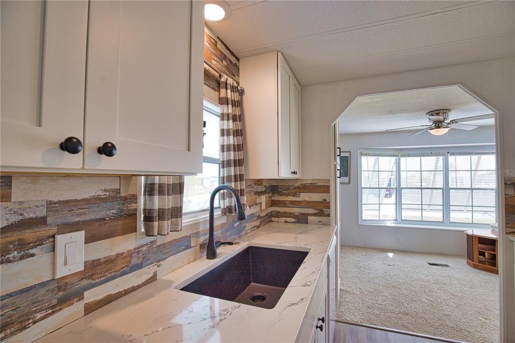 Activo con contrato: $155,000 (2 camas, 2 baños, 1196 Pies cuadrados)