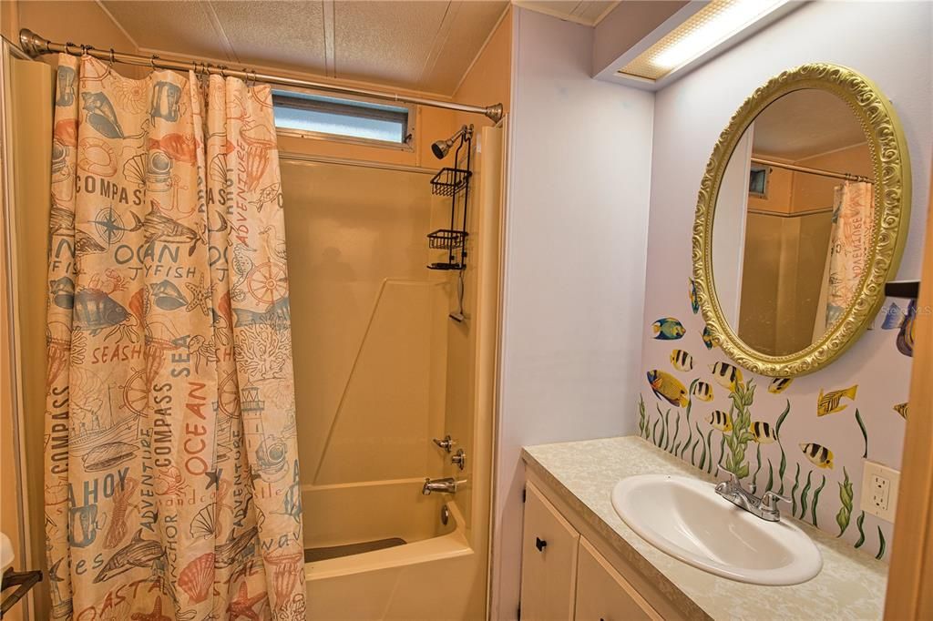 Activo con contrato: $155,000 (2 camas, 2 baños, 1196 Pies cuadrados)