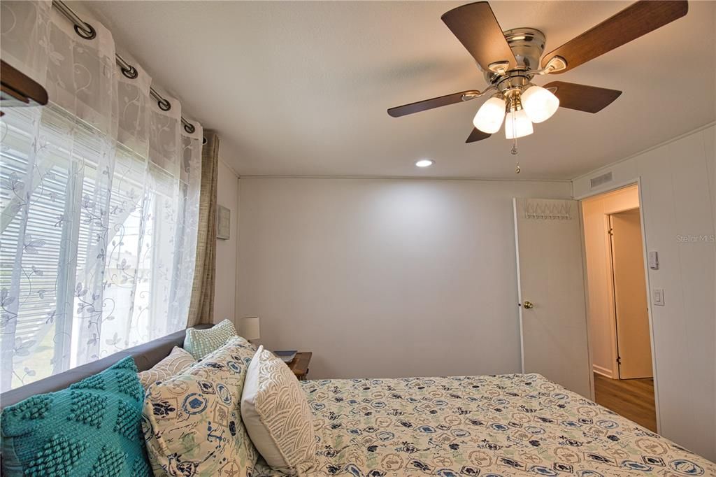 Activo con contrato: $155,000 (2 camas, 2 baños, 1196 Pies cuadrados)