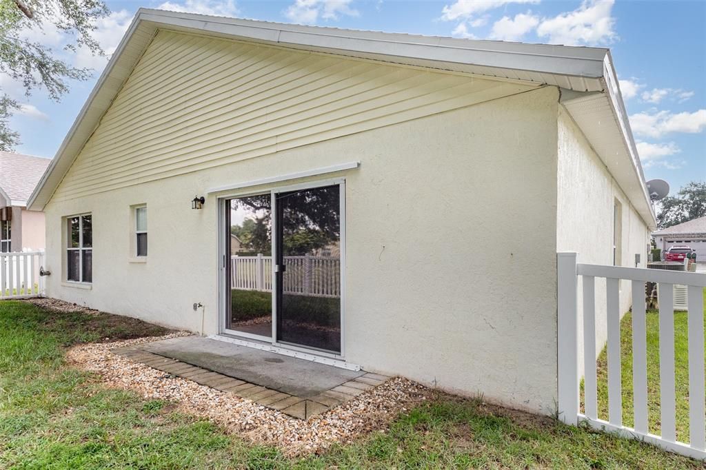 Active With Contract: $240,000 (3 beds, 3 baths, 1744 Square Feet)