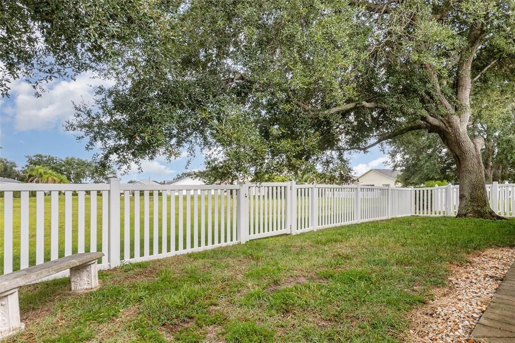 Active With Contract: $240,000 (3 beds, 3 baths, 1744 Square Feet)