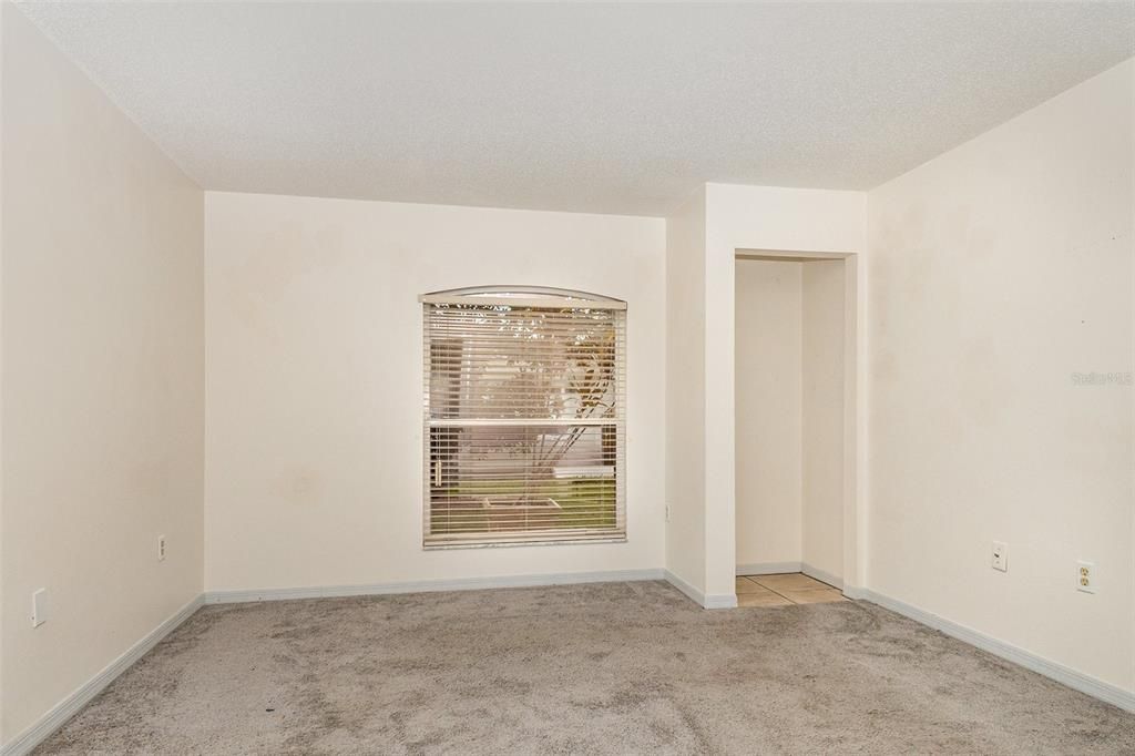 Active With Contract: $240,000 (3 beds, 3 baths, 1744 Square Feet)