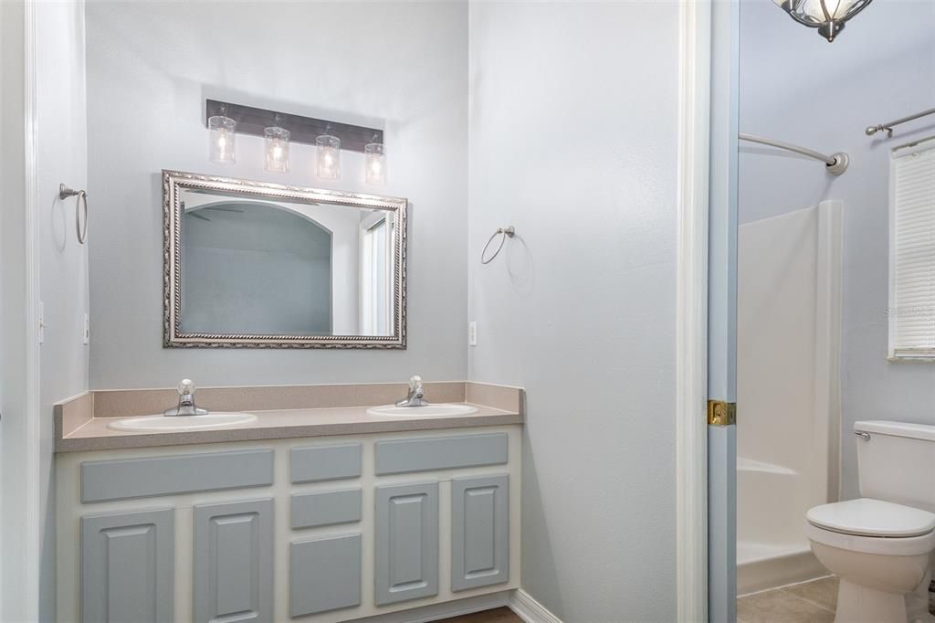 Active With Contract: $240,000 (3 beds, 3 baths, 1744 Square Feet)