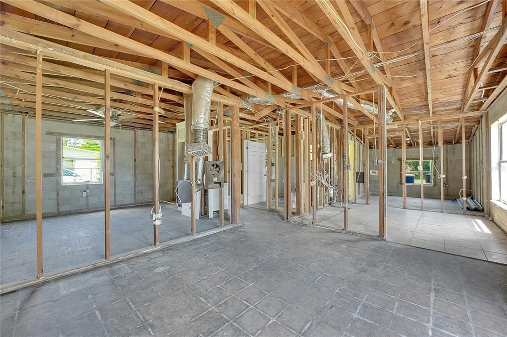 待售: $235,000 (3 贝兹, 1 浴室, 1090 平方英尺)