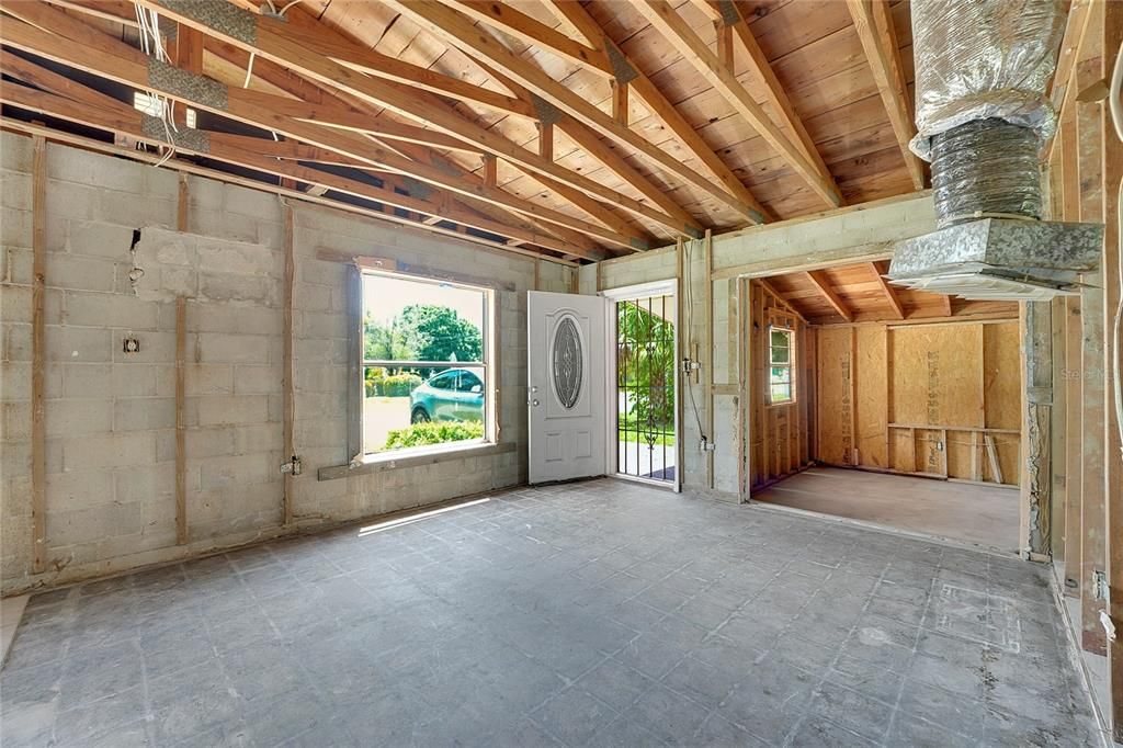 待售: $235,000 (3 贝兹, 1 浴室, 1090 平方英尺)