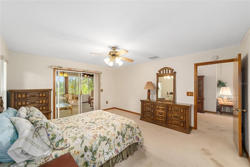 For Sale: $307,250 (3 beds, 2 baths, 2106 Square Feet)