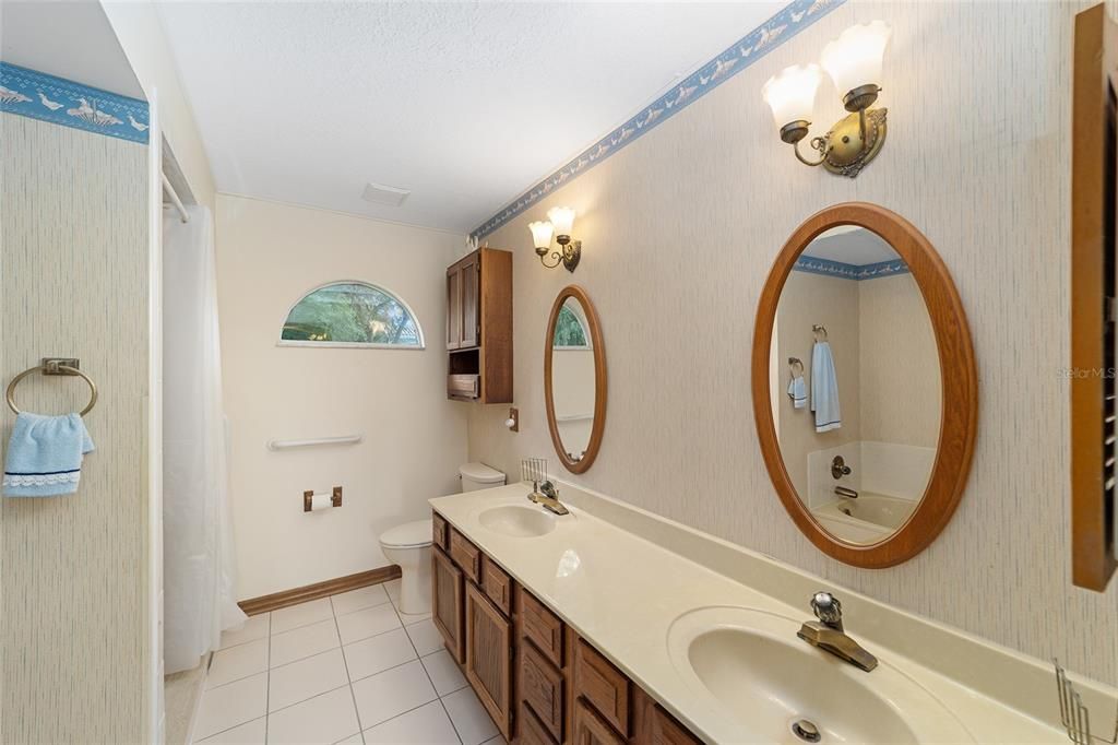 For Sale: $307,250 (3 beds, 2 baths, 2106 Square Feet)