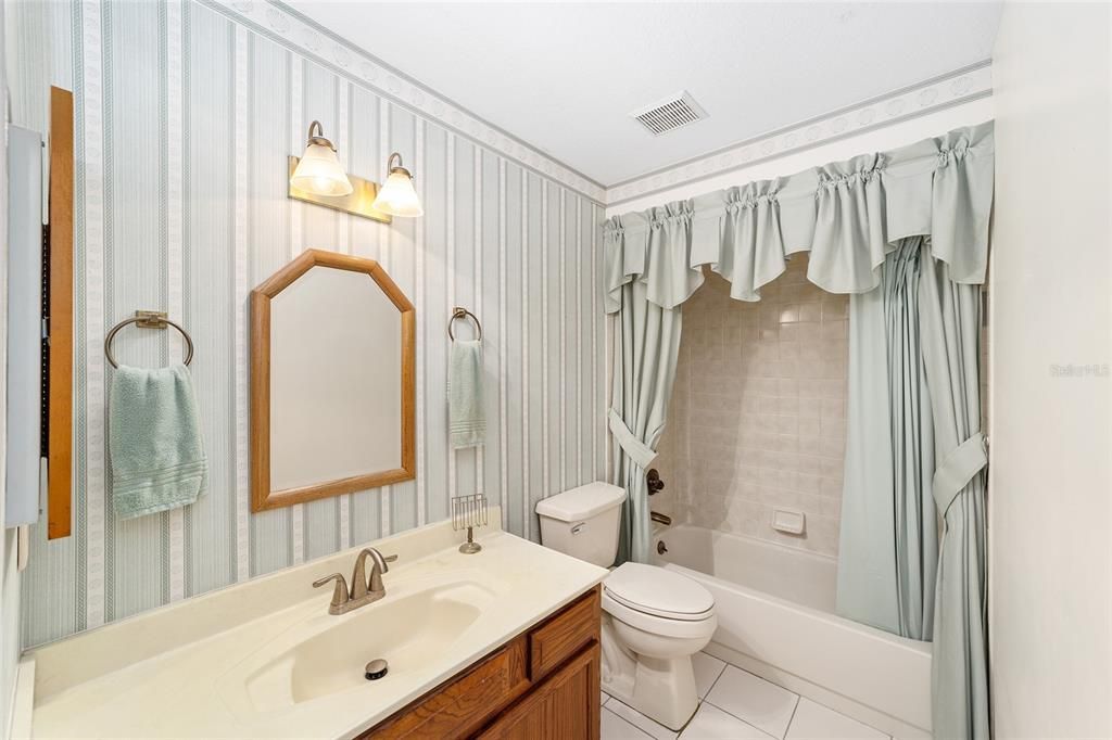 For Sale: $307,250 (3 beds, 2 baths, 2106 Square Feet)