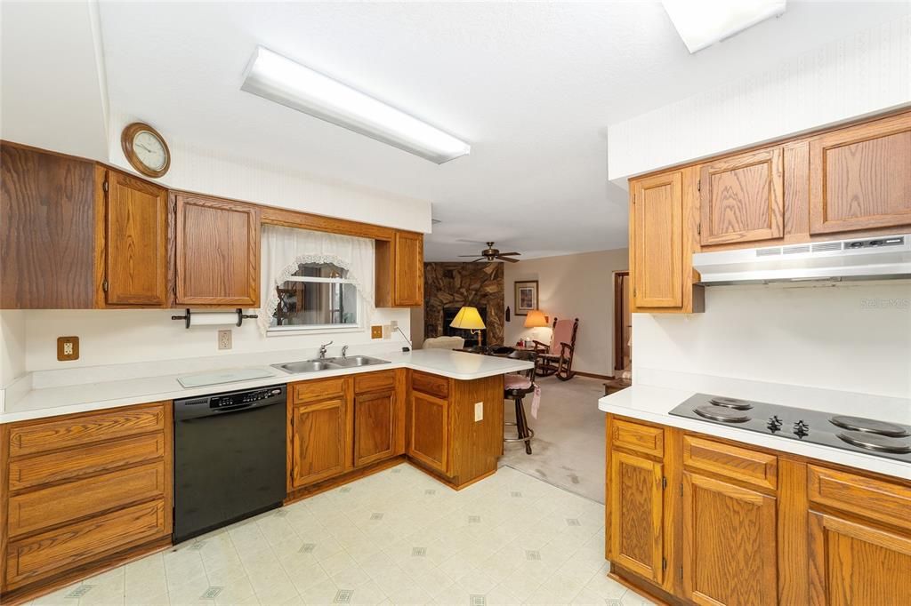 For Sale: $307,250 (3 beds, 2 baths, 2106 Square Feet)