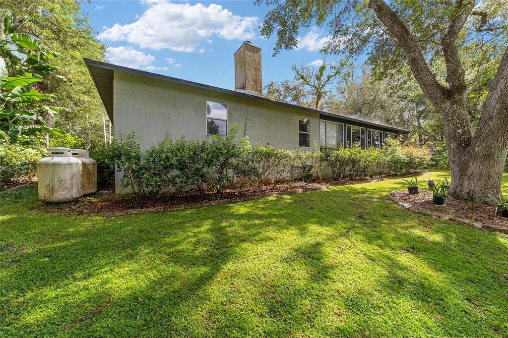 For Sale: $307,250 (3 beds, 2 baths, 2106 Square Feet)