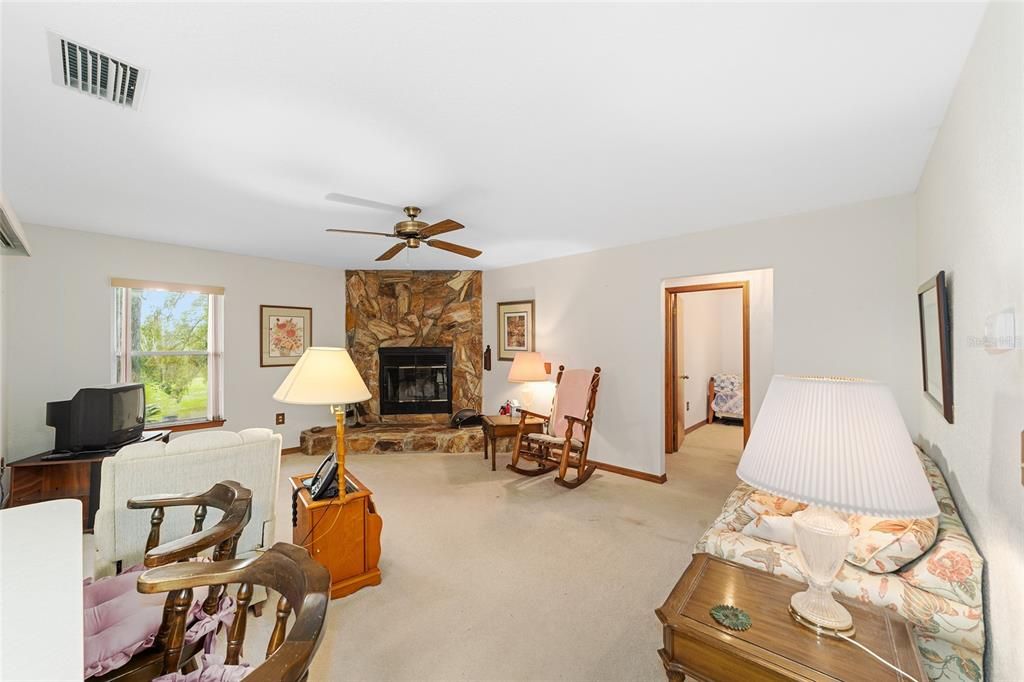 For Sale: $307,250 (3 beds, 2 baths, 2106 Square Feet)