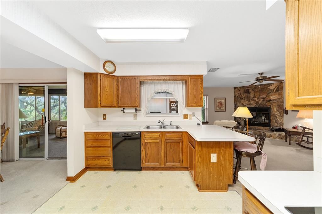 For Sale: $307,250 (3 beds, 2 baths, 2106 Square Feet)