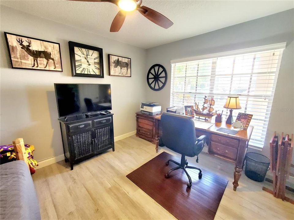 Activo con contrato: $129,900 (2 camas, 1 baños, 925 Pies cuadrados)