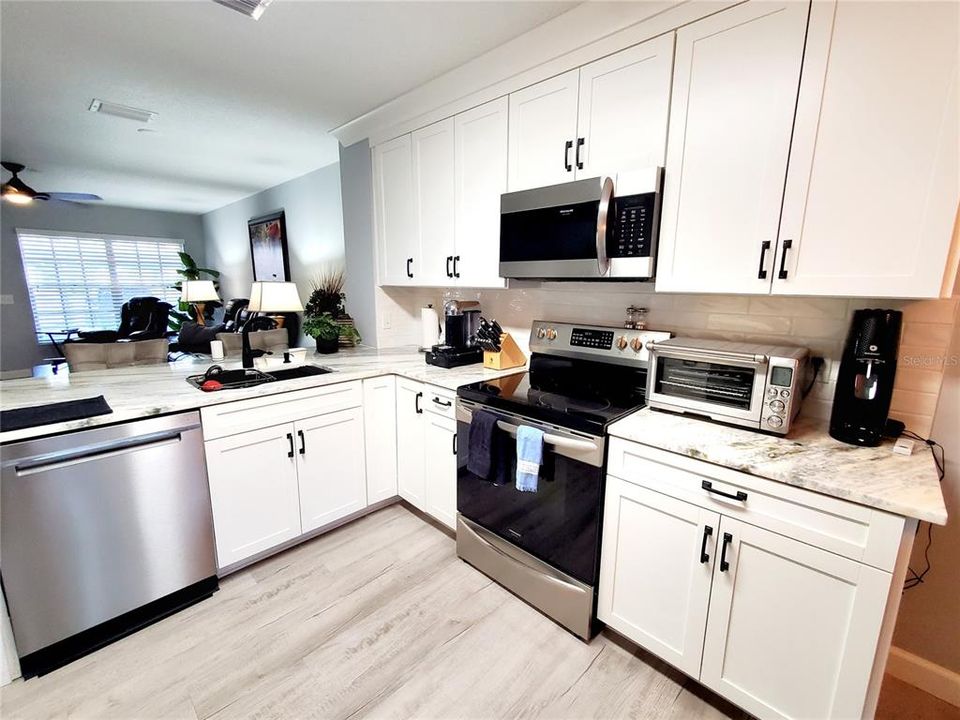 Activo con contrato: $129,900 (2 camas, 1 baños, 925 Pies cuadrados)