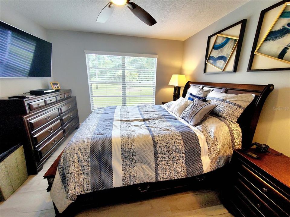 Activo con contrato: $129,900 (2 camas, 1 baños, 925 Pies cuadrados)