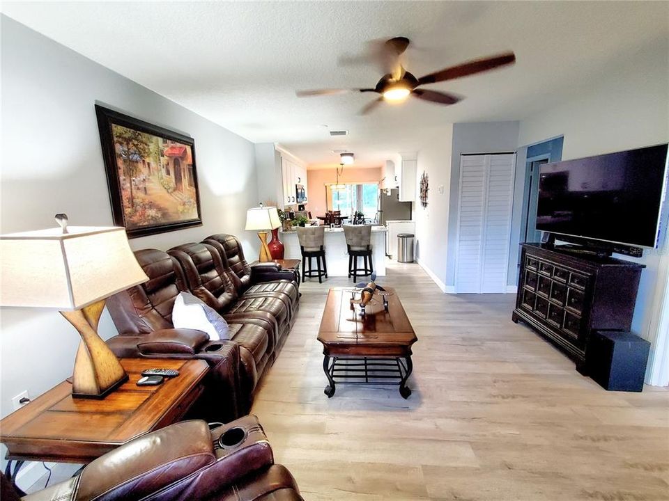 Activo con contrato: $129,900 (2 camas, 1 baños, 925 Pies cuadrados)