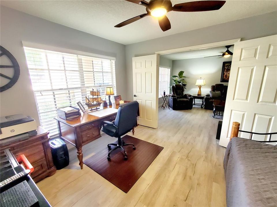 Activo con contrato: $129,900 (2 camas, 1 baños, 925 Pies cuadrados)