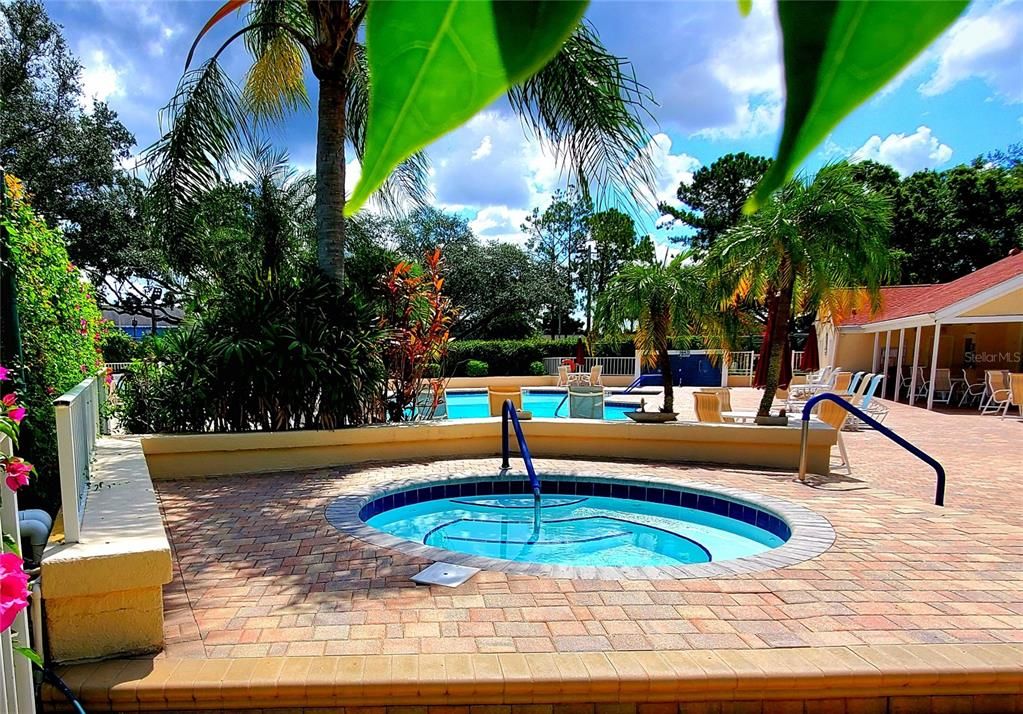 Activo con contrato: $129,900 (2 camas, 1 baños, 925 Pies cuadrados)